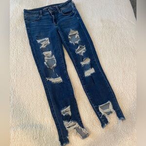 AMERICAN EAGLE Jeggings Crop Ripped Jeans w/ Ne(x)t Level Stretch. 25” Inseam.🌸